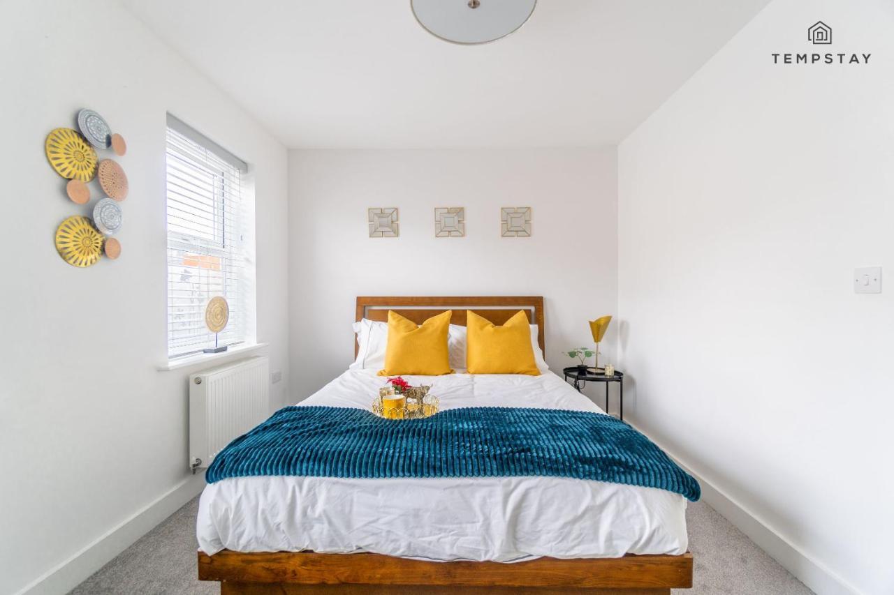 Stylish 4 Bed Family Home At Madejski, Reading University Εξωτερικό φωτογραφία