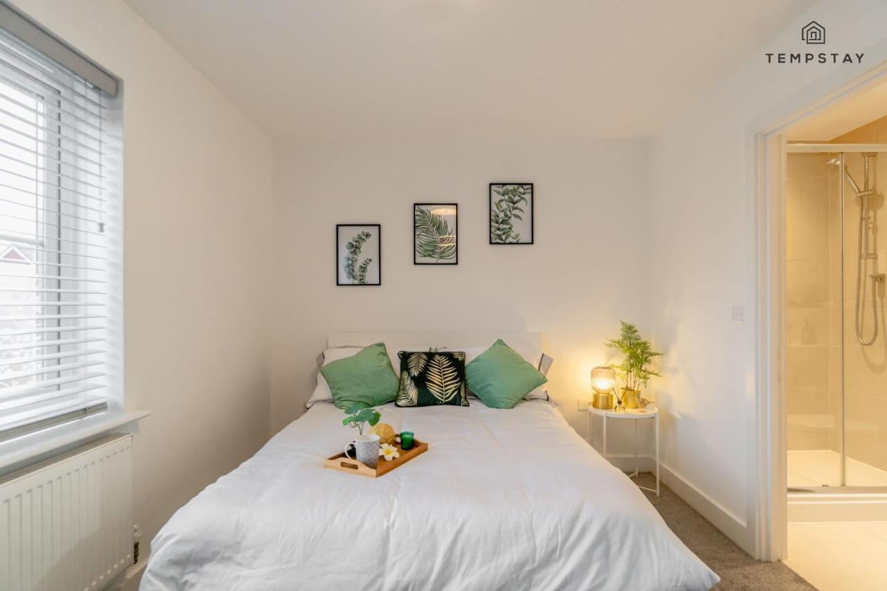 Stylish 4 Bed Family Home At Madejski, Reading University Εξωτερικό φωτογραφία
