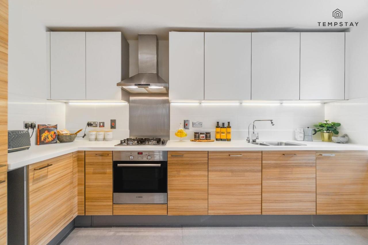 Stylish 4 Bed Family Home At Madejski, Reading University Εξωτερικό φωτογραφία