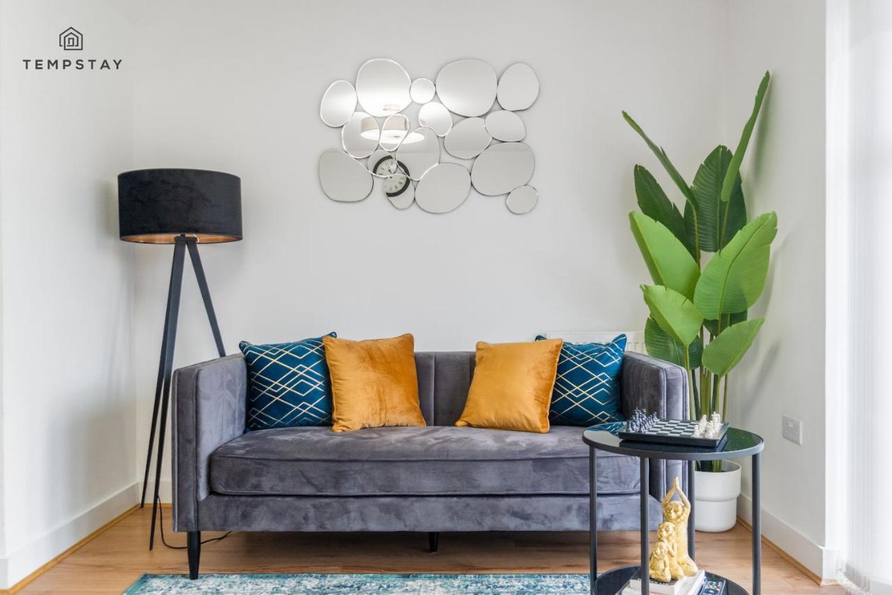 Stylish 4 Bed Family Home At Madejski, Reading University Εξωτερικό φωτογραφία
