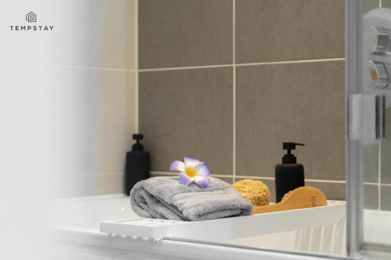 Stylish 4 Bed Family Home At Madejski, Reading University Εξωτερικό φωτογραφία