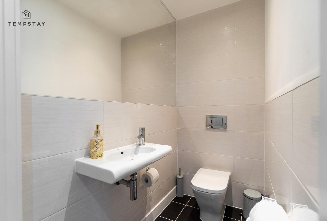 Stylish 4 Bed Family Home At Madejski, Reading University Εξωτερικό φωτογραφία