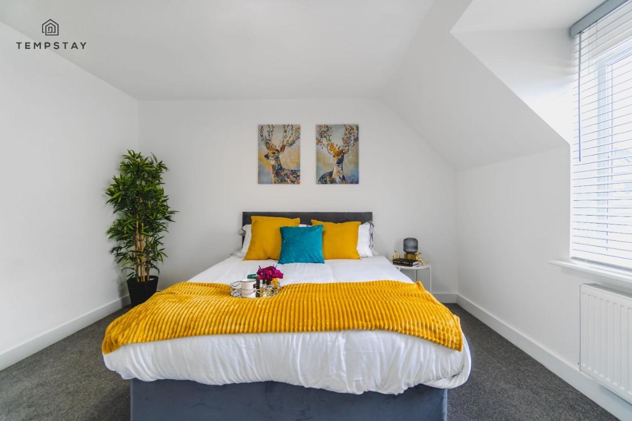 Stylish 4 Bed Family Home At Madejski, Reading University Εξωτερικό φωτογραφία